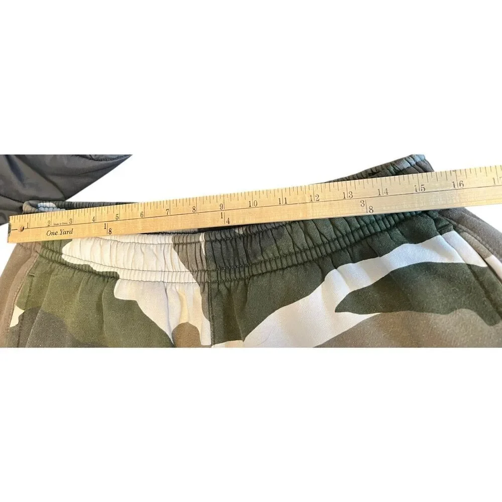 Nike Men's L Green Camo Sportswear Club Fleece Sweatpants Joggers gym workout